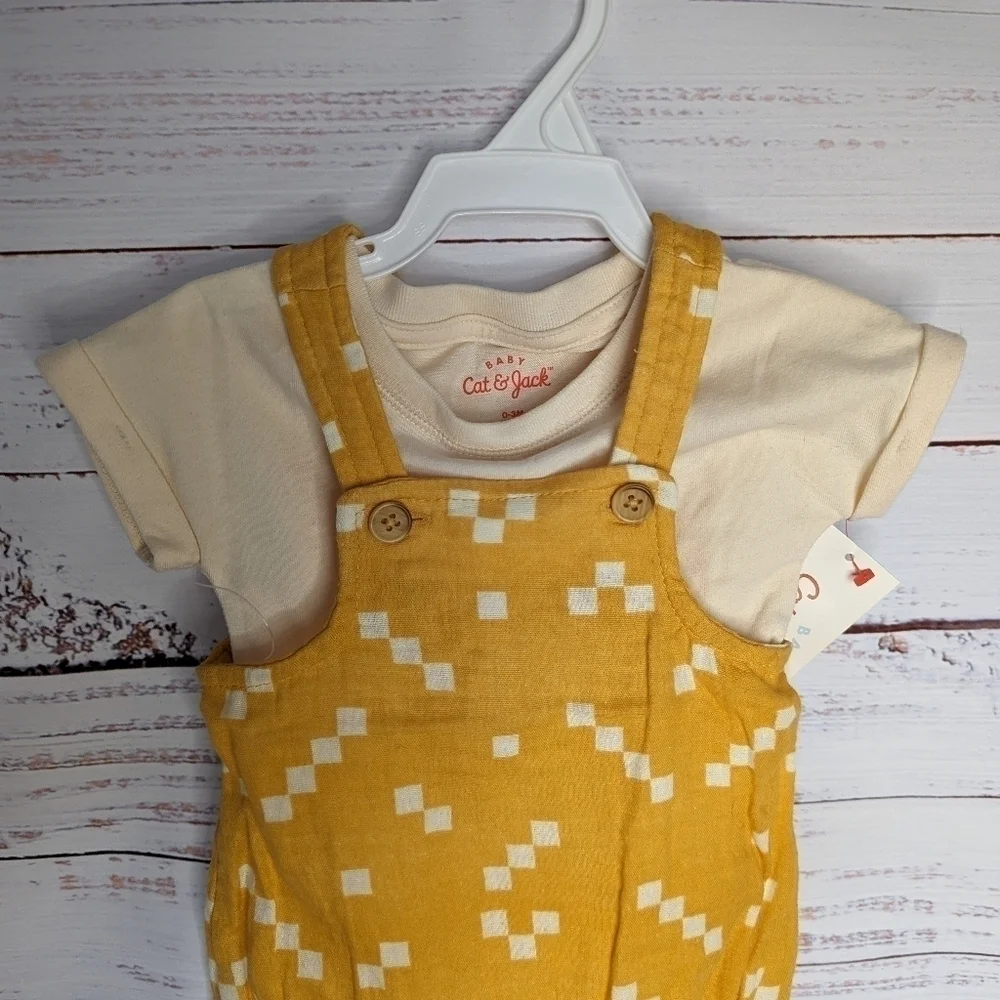 NWT Carters Ivory and Yellow 2 Piece Set Top and Overalls 0-3M, 12M